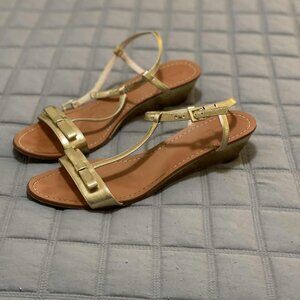 Kate Spade Gold Metallic Cocktail Low Wedge Sandals Bow T-Strap Sz 9